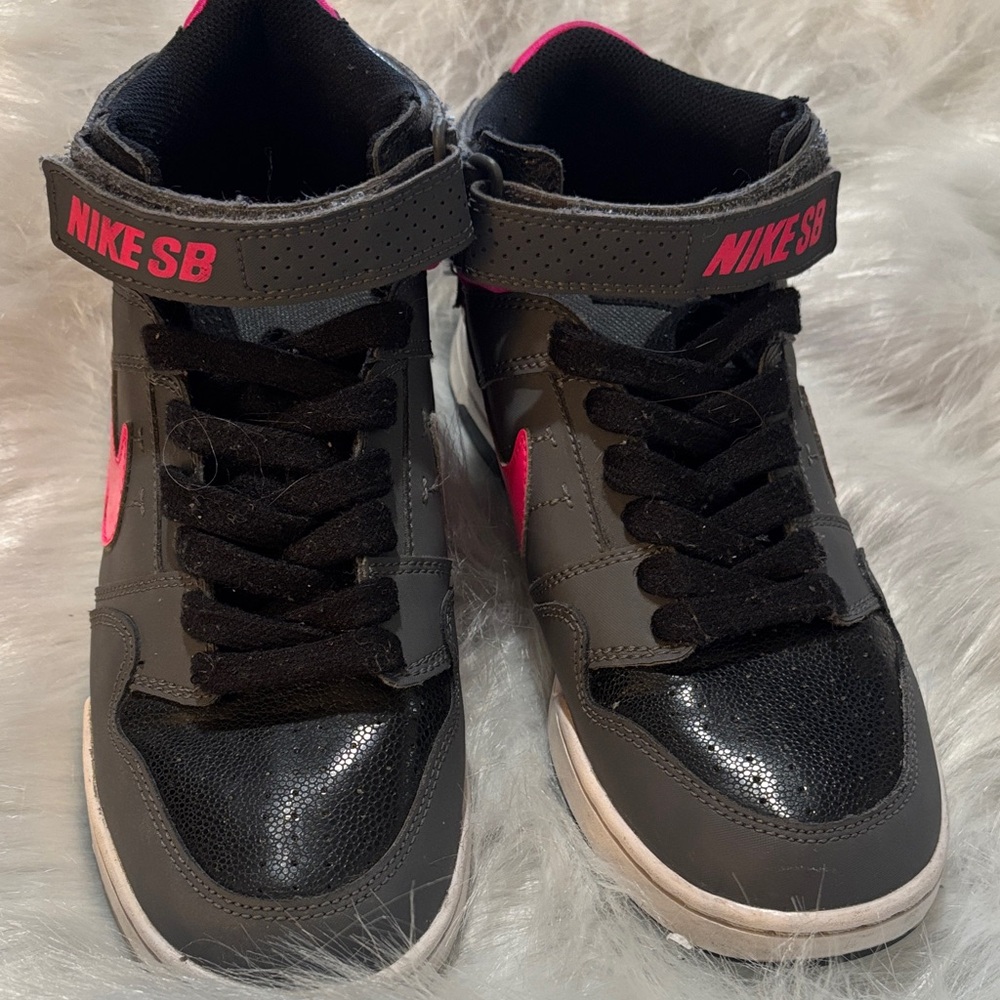 Nike Kids' Gray and Pink Sneakers